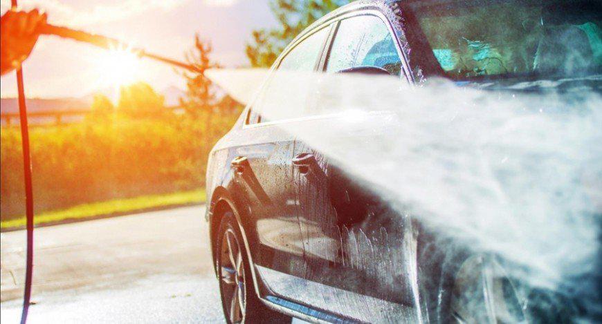 How to make your car’s engine last longer: 10 tips on lubricants