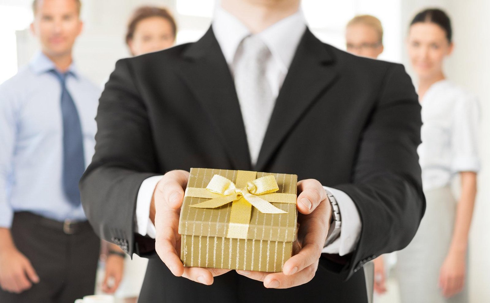 Corporate Gifts That Keep Company Top Of Mind All Over The Year