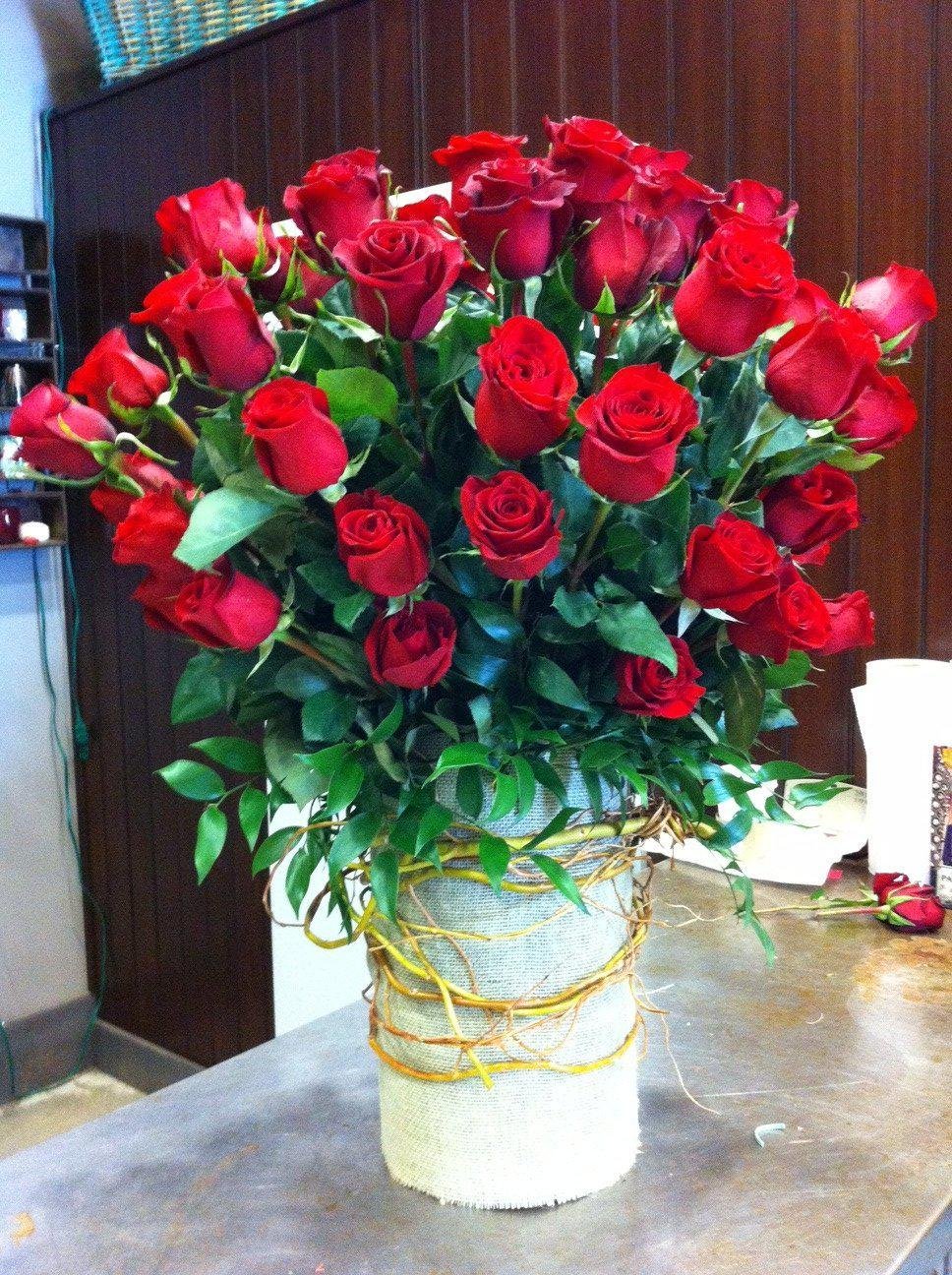 Flowers For Decorating Wedding Venue – Fake Or Real?