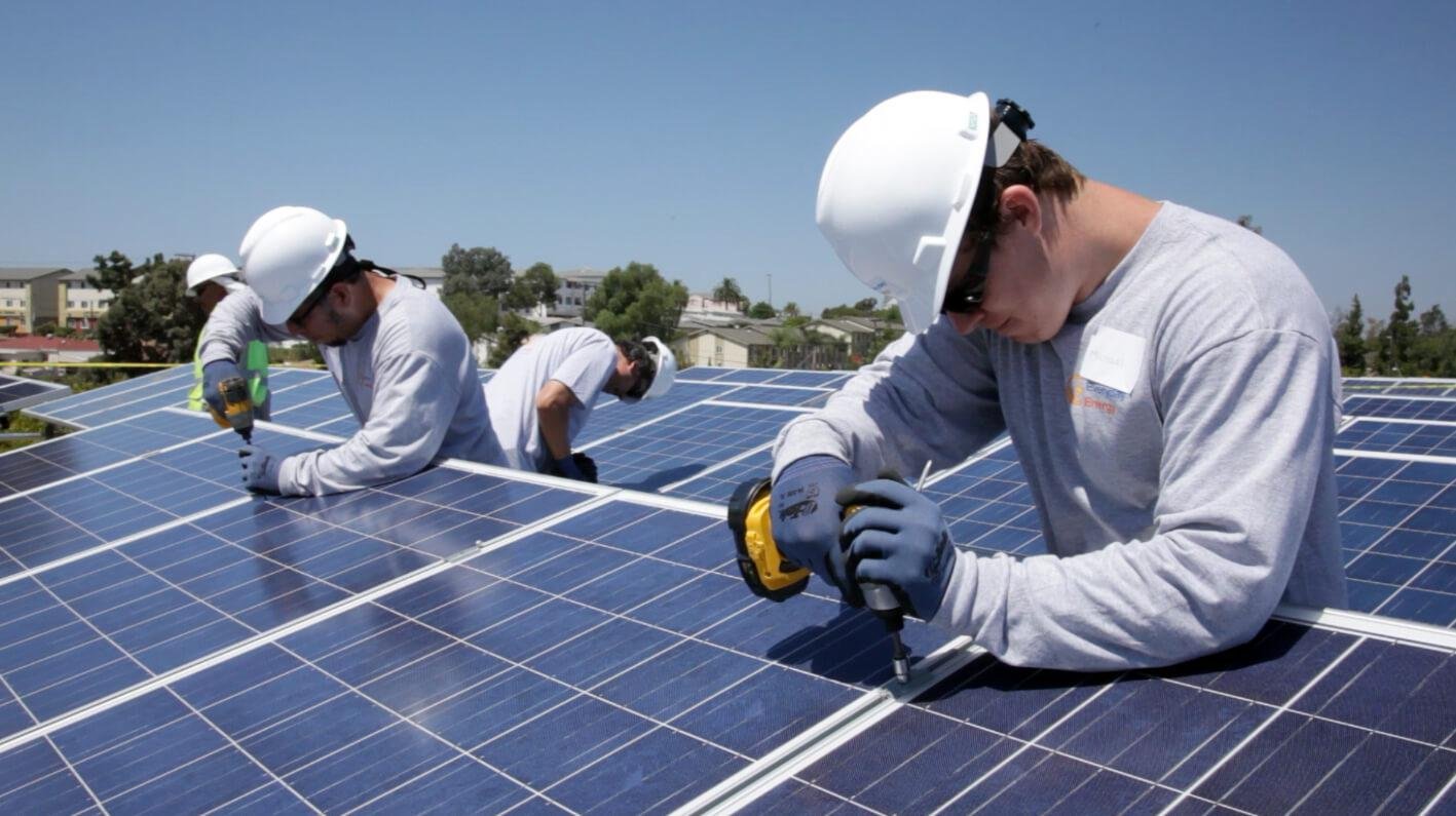 Skilled Solar Panel Installers California for Perfect Installation