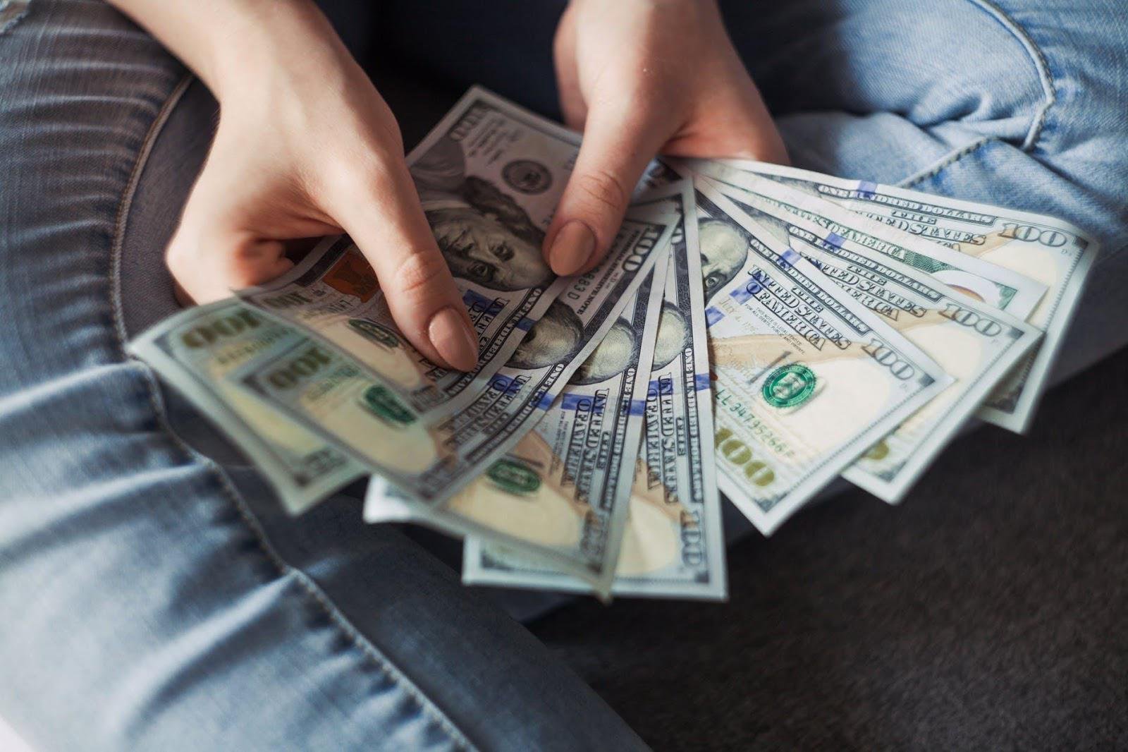 How to Do Away with Financial Crunch Through Payday Loans