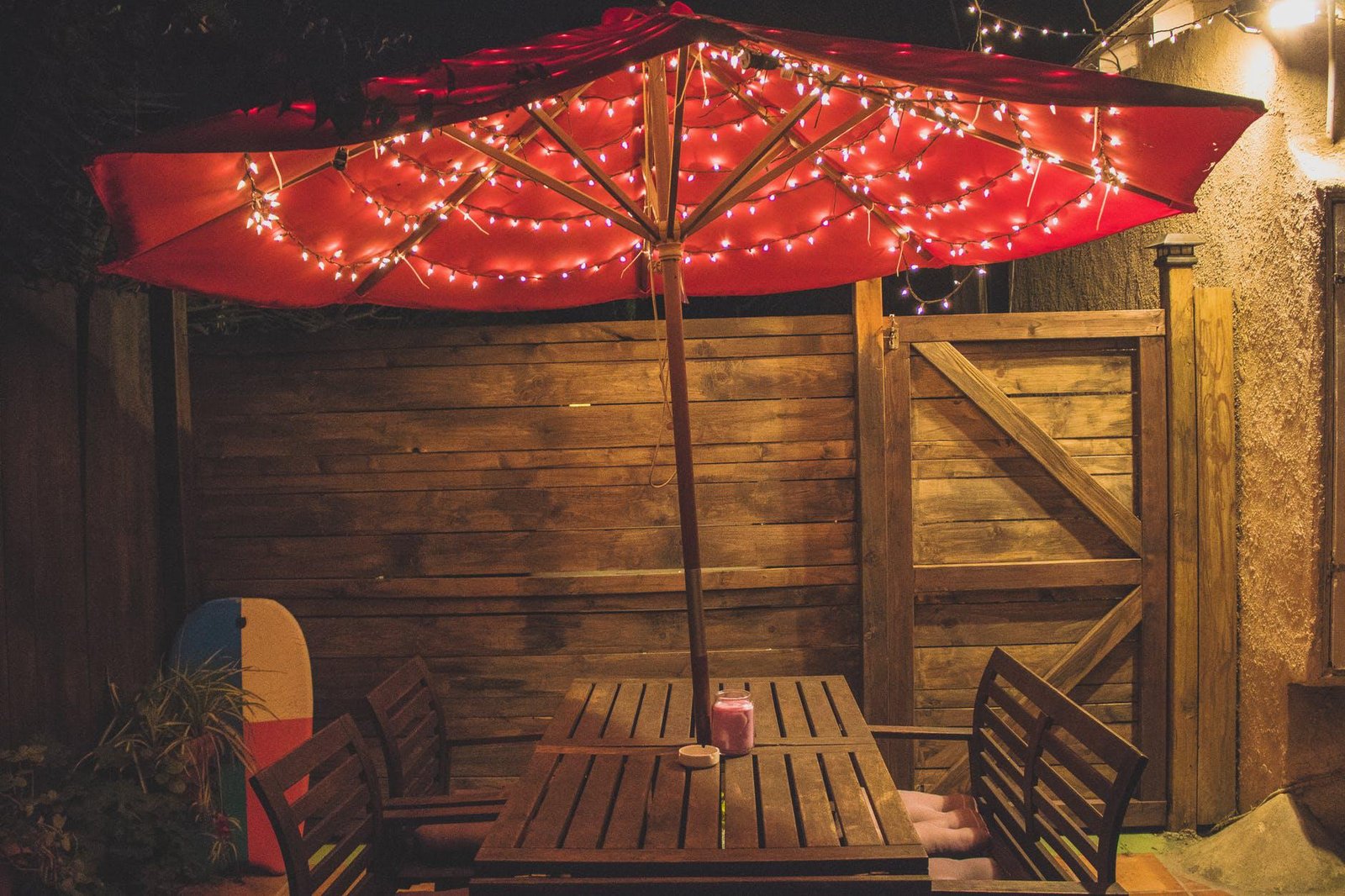 7 stunning lighting ideas for your backyard and kitchen