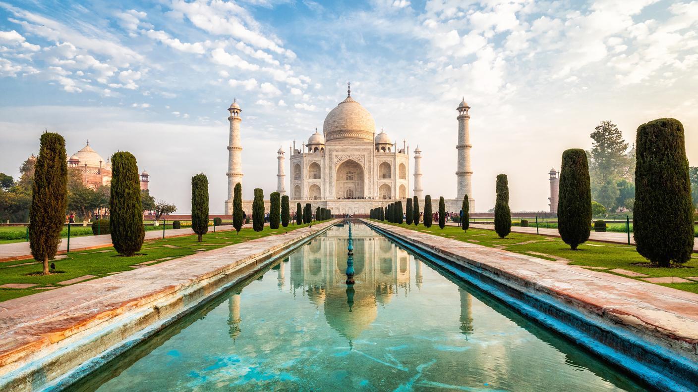 How Much Is A Guide At The Taj Mahal?