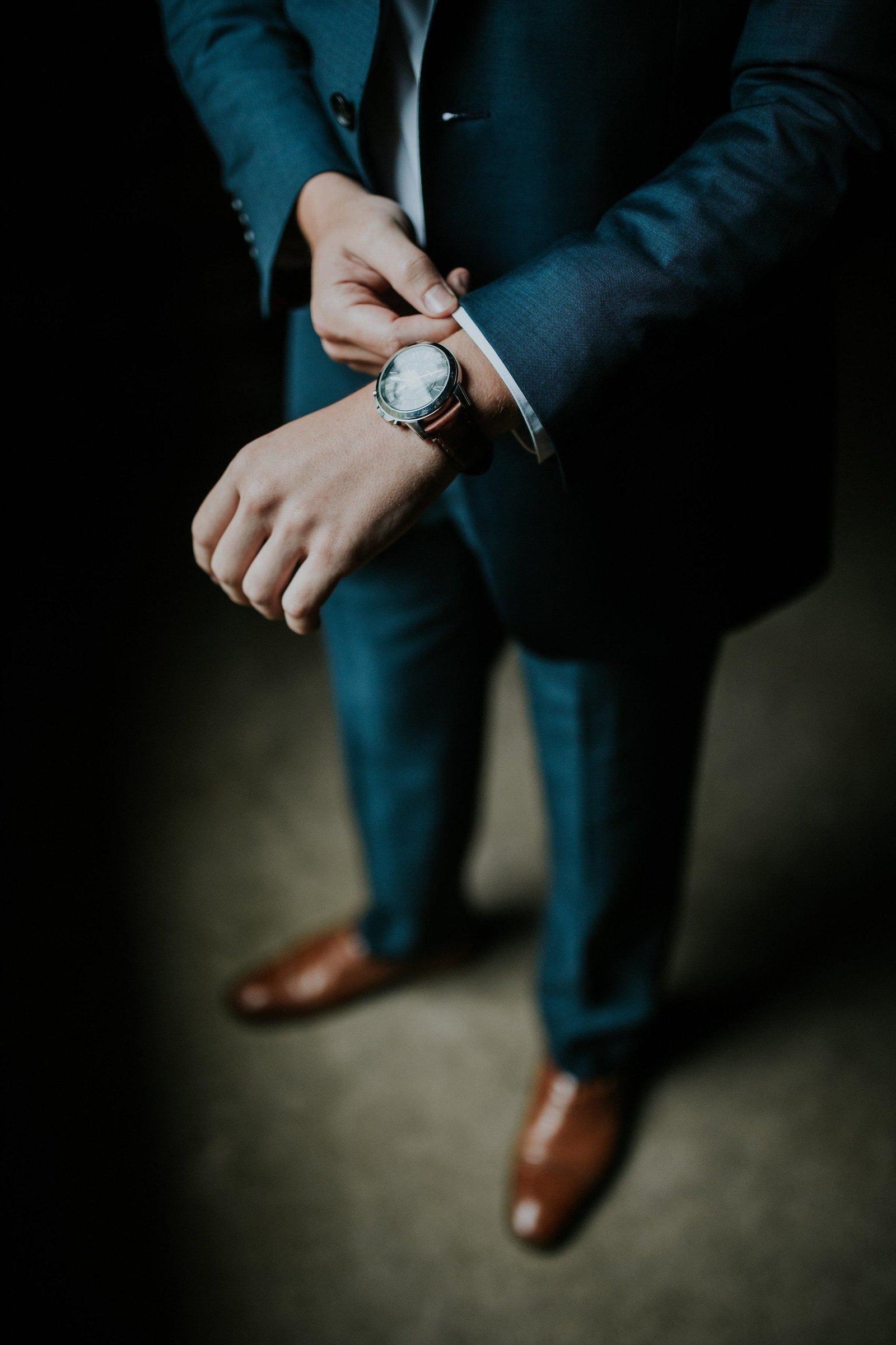 Dress to Impress: 5 Best Men’s Watches for Office Wear