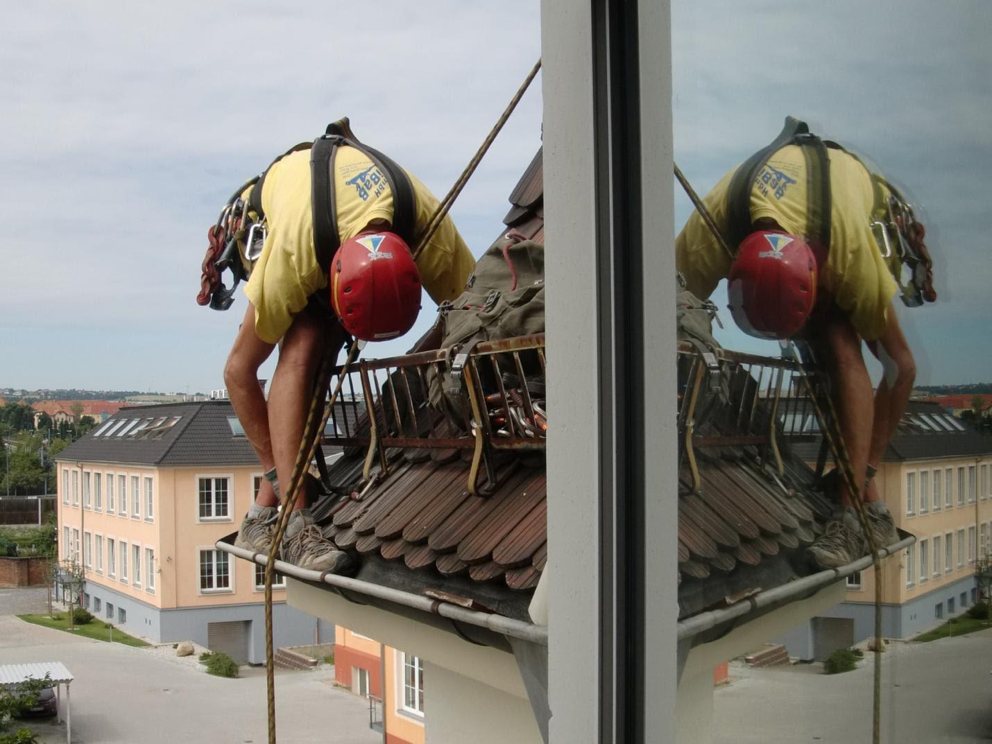 What are the warning signs that your roof needs restoration?