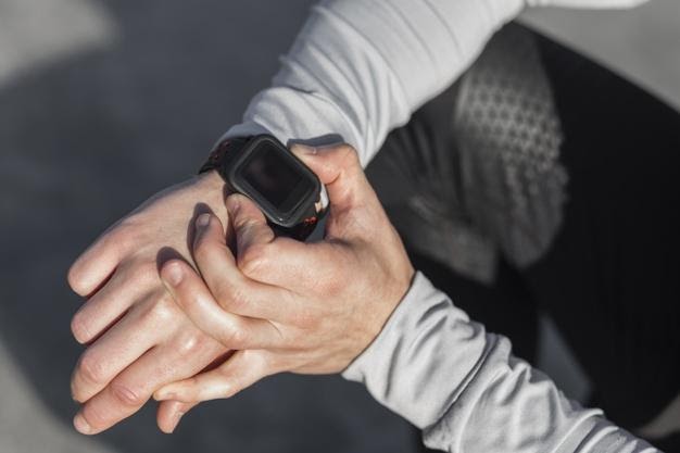 How Different Types of digital Fitness Trackers Are Getting More Popular in the Tech Industry - 2020 Updated