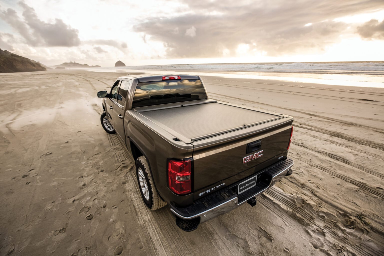 7 Benefits Of A Tonneau Cover For Your Truck