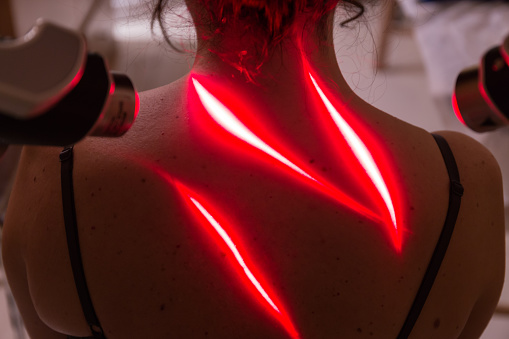 Benefits of Red Light Therapy for Body Sculpting